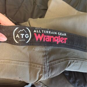 Men’s wrangler pants 38x32 gray